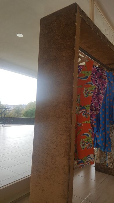 4 Expositores/Suportes de cabides dourados - fixo e móveis