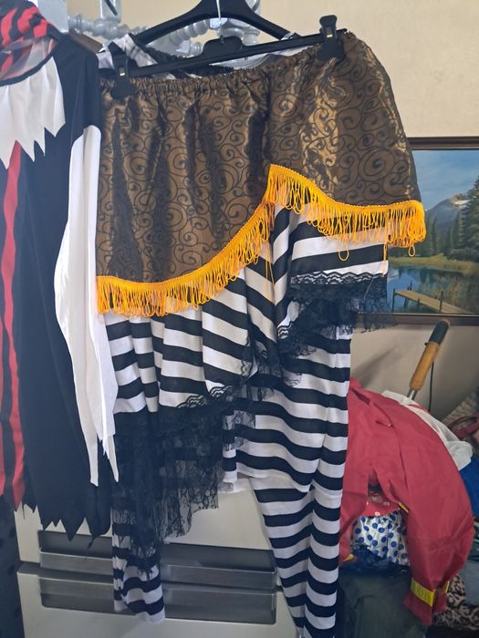 Varios trajes de carnaval