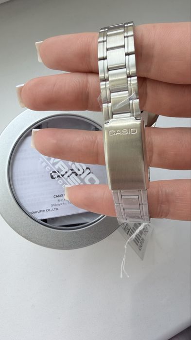 Новий жіночий годинник Casio з нержавіючої сталі