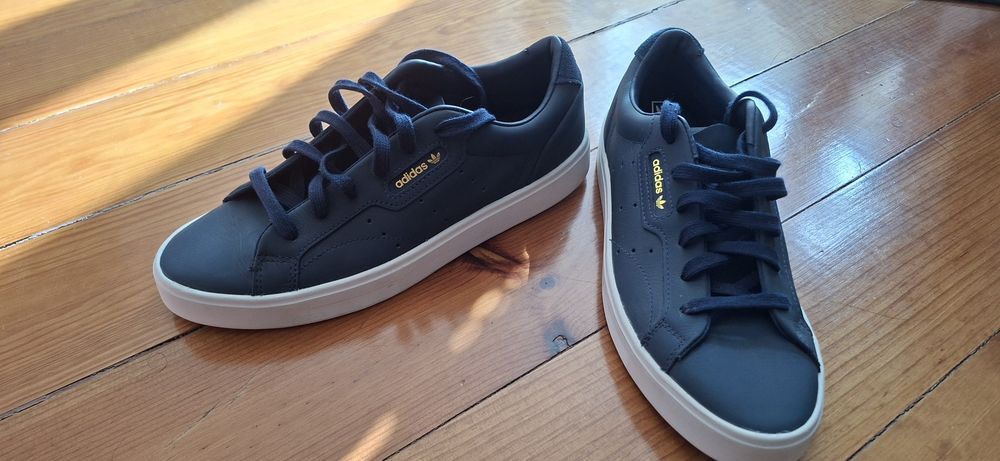 Ténis ADIDAS novos