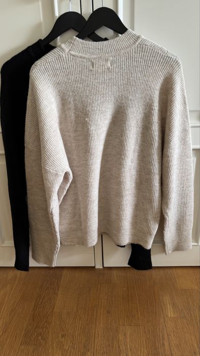 Sacoor Sweaters, made of very soft knit fabric. Impeccable!!64739218457729123