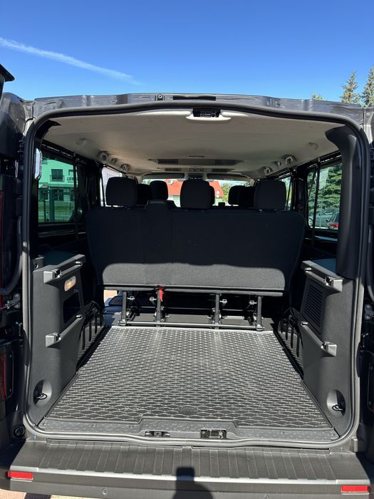 Wynajem Bus 9- osobowy. Renault Trafic 2,0 Dci Moc 150 KM. 2024 rok