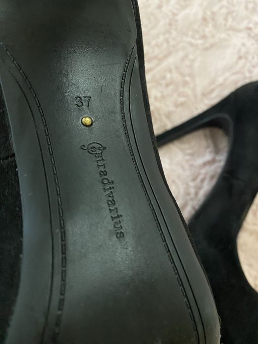 Sapatos Stradivarius pretos tamanho 37