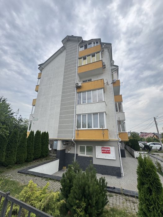 Продаж комерційного приміщення Фасад Солонка вул. Орлика