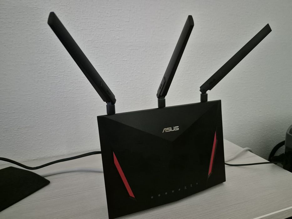Беспроводной маршрутизатор (роутер) Asus AC68U