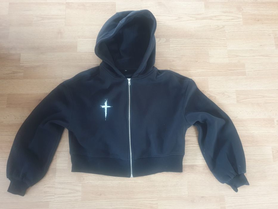 Bluza młodzieżowa M kaptur zamek czarna krzyż krótka