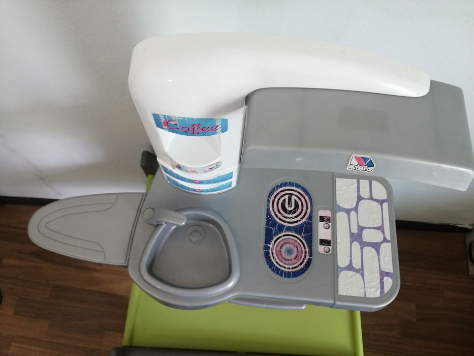 Mesa de criança + Cozinha de brincar