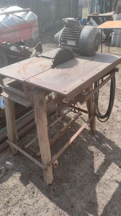 Станок деревообрабатывающий циркулярка