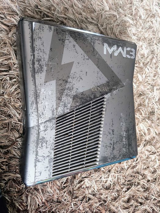 XBOX360 edycja Modern Warfare 3 + 4 Pady + Kinect