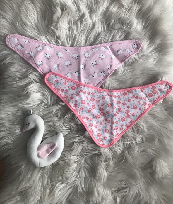 Zestaw dwóch materiałowych śliniaczków, różowe, nowe, pepco