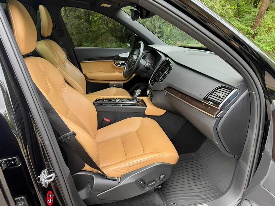 Volvo XC90      2017