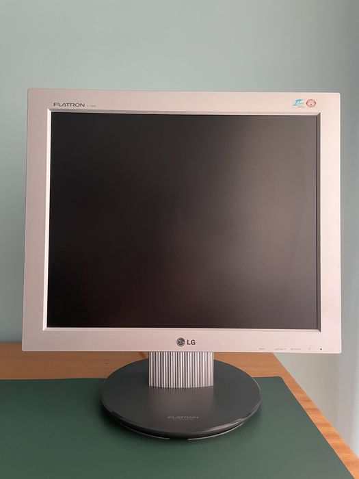Monitor LG - 17 inches64283897878018121