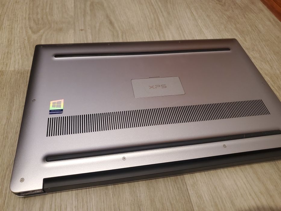 Игровой 4K Сенсорный DELL XPS 9560 i7 7700HQ 16Gb DDR4  GTX1050 ddr5