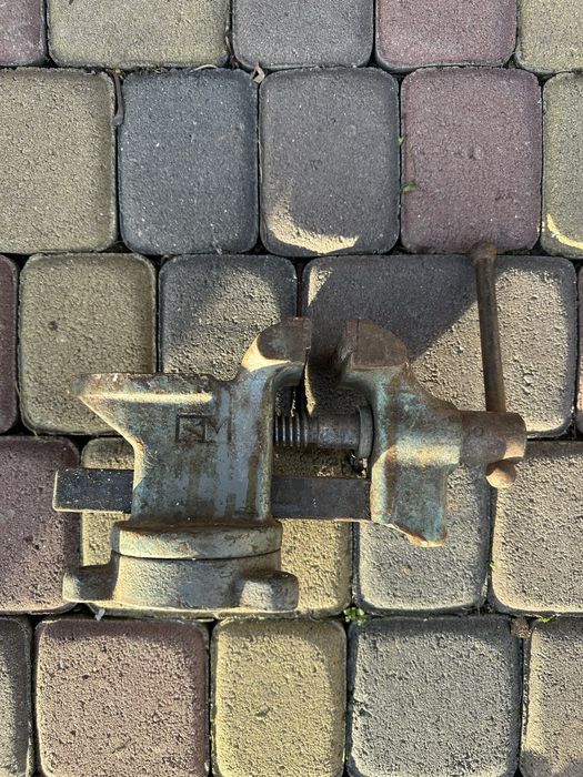 Домкрати з Європи.