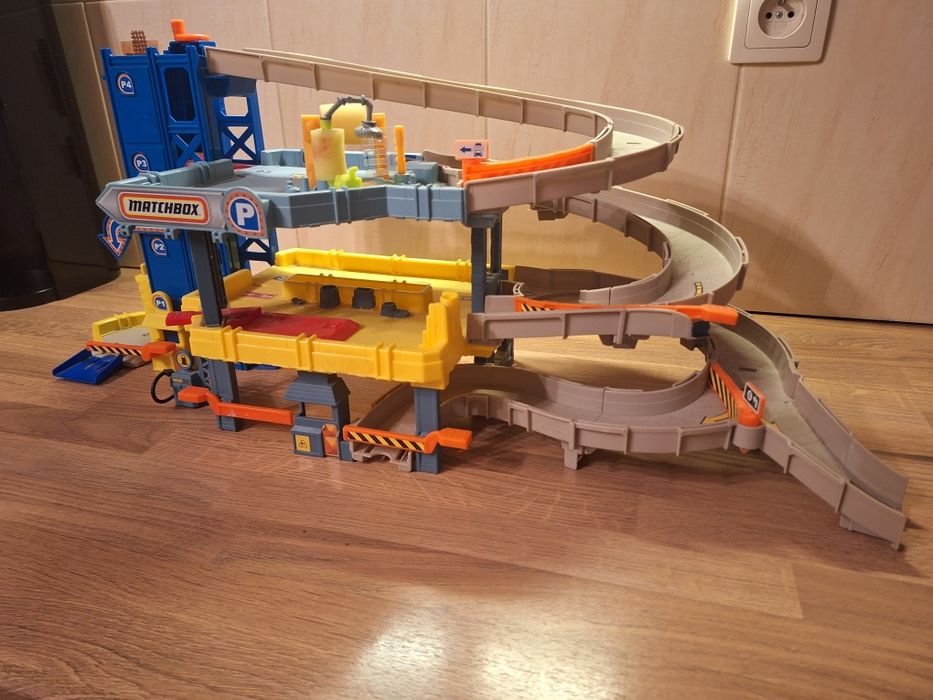 Matchbox oryginał Parking na samochody stan bdb