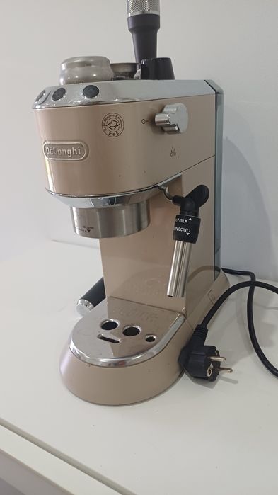 Máquina de Café (Delonghi EC785. Bg)