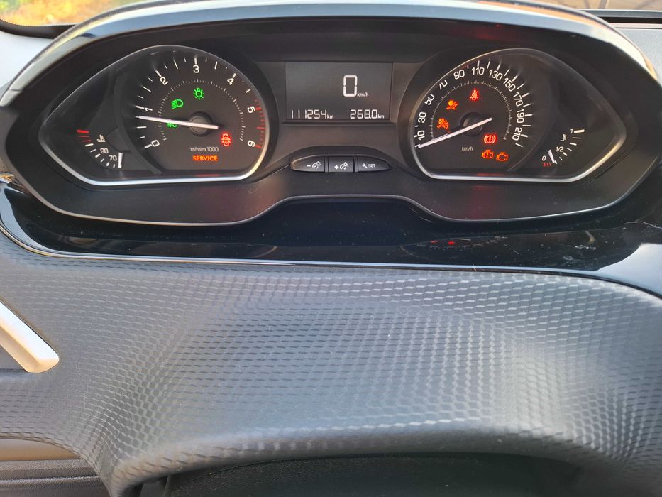 Peugeot 208 1.6 BlueHDi Style Apenas 111 Mil Kms Nacional de 2016/11