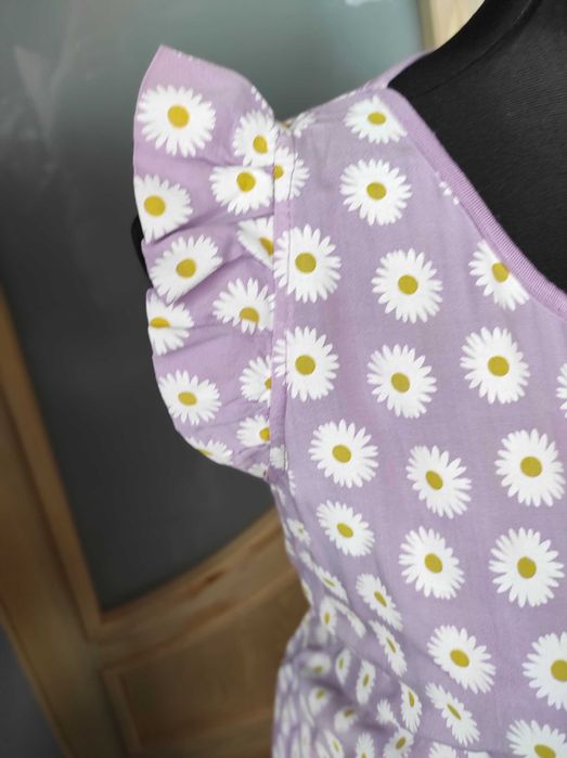 Sukienka w margaretki