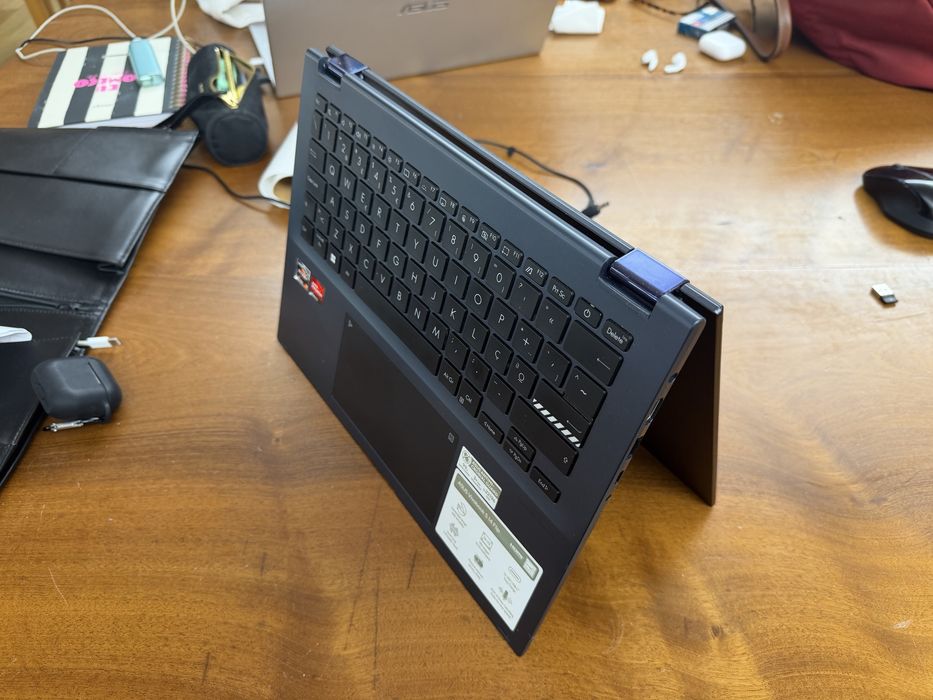 Portátil ASUS VB Flip TN3402YA RT (14" - AMD Ryzen 7 7730U - RAM: 16 GB - 512 GB SSD PCle - AMD Radeon Graphics)