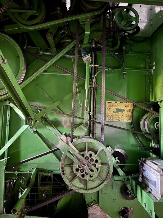 Комбайн John Deere 1055