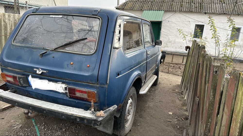 Нива 93-го року, газ бензин