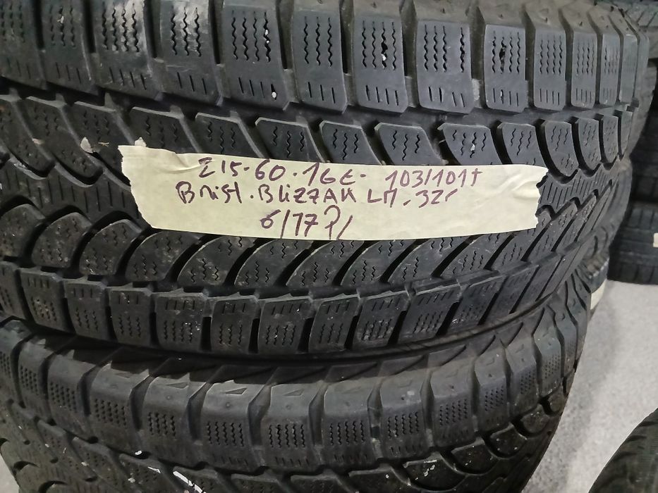 Pneus 215/60R16 C Bridgestone seminovos