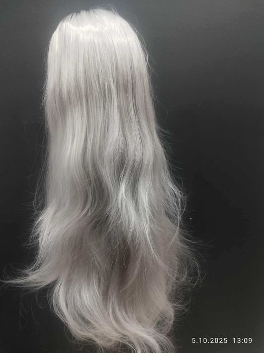 Peruka Vebonny. Na zdjęciu widoczna jest peruka typu lace front