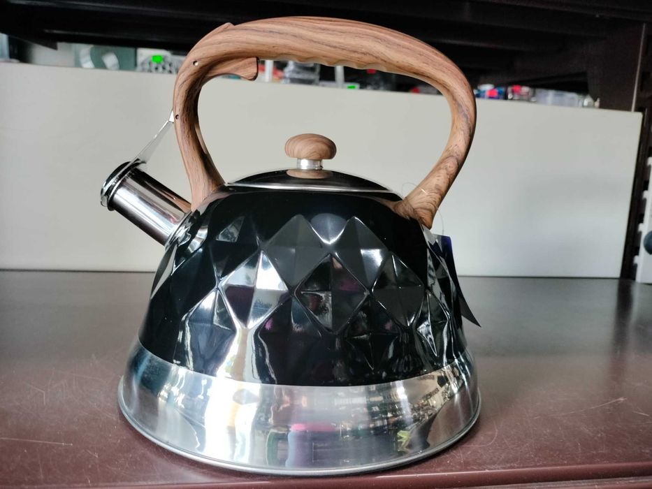 czajnik czarny diament solidny z drewniana rączka automatyczny gwizdek