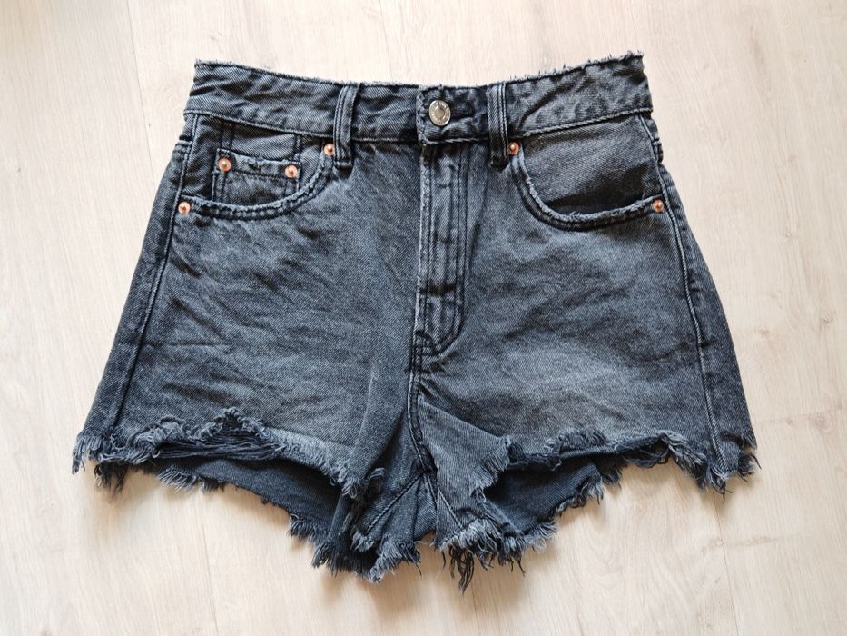 Krótkie spodenki szorty damskie jeansowe czarne Stradivarius XS 34