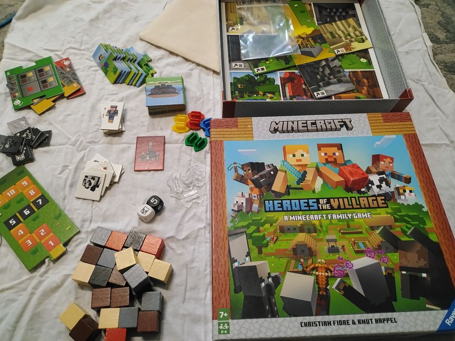 Minecraft: Heroes of the Village – gra planszowa, stan bardzo dobry