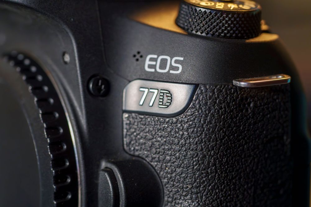 Canon 77D – Excelente Estado