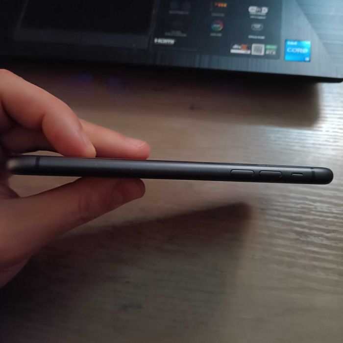 iPhone 11 64GB Preto