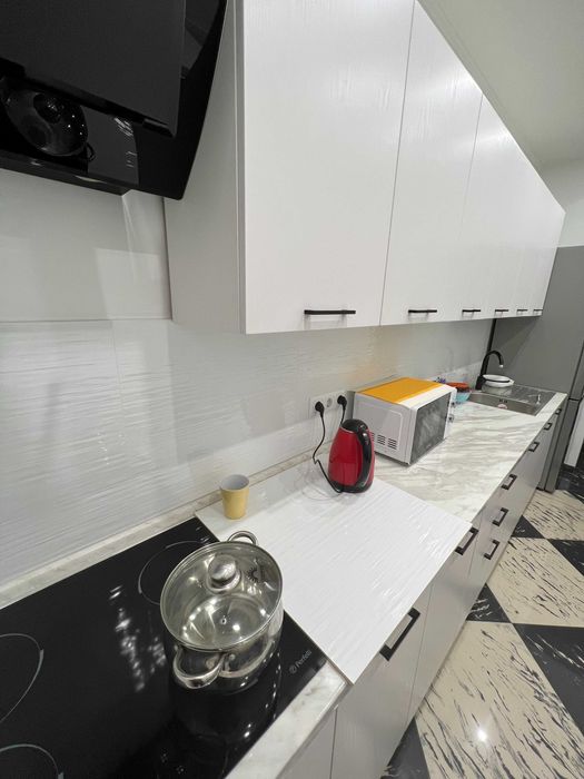 Место в комнате , с отличными условиями,Первый этаж-безопасность.