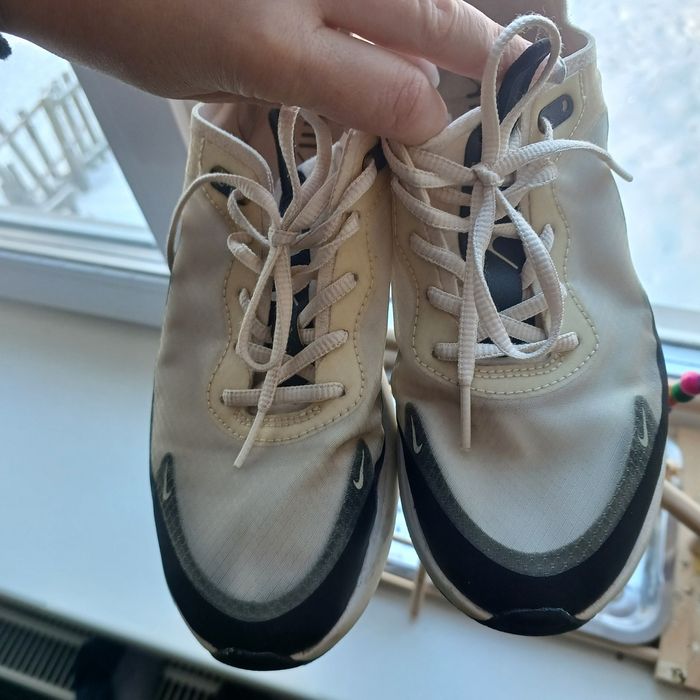 Кросівки найк жіночі