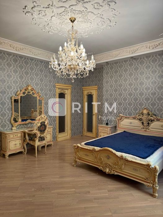 Продаж великогабаритної 2-кімнатної квартири 120 м² у Центрі міста!!!