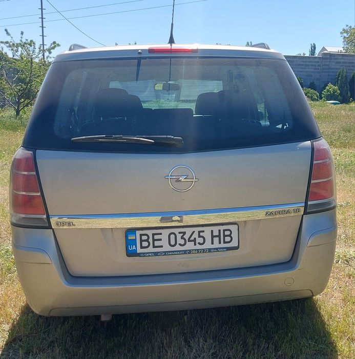 автомобіль Опель Зафіра В