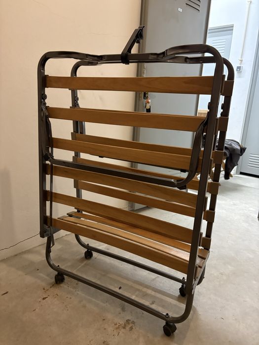 cama com rodinhas extrado