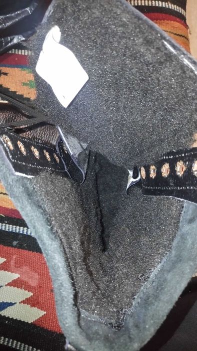 Продаются новые зимние берцы 39р (25.5см)