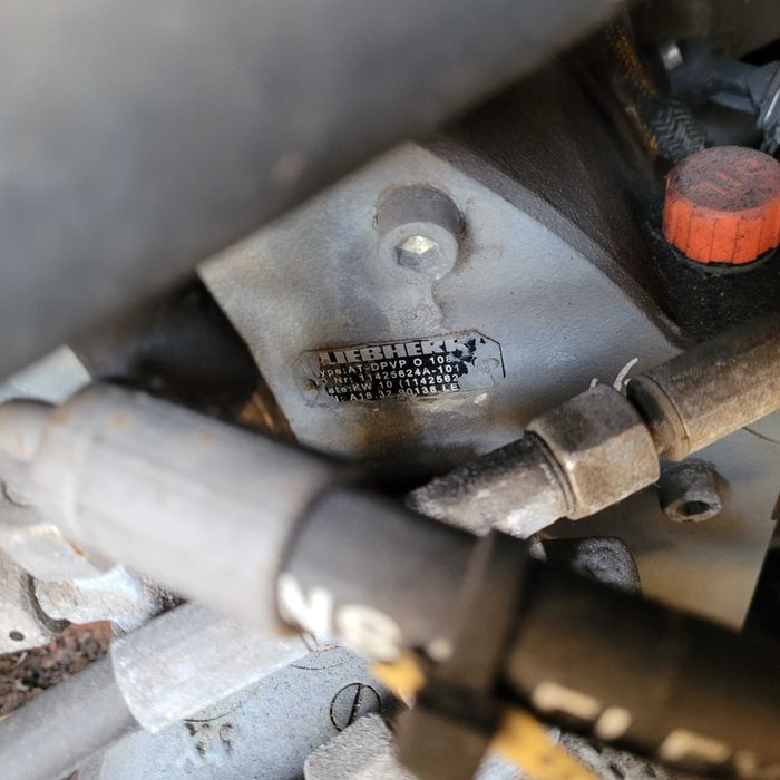 Pompa do koparki liebherr 924C