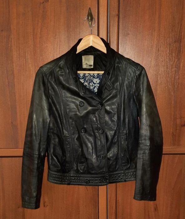 Жіночі шкіряні куртки Levi's