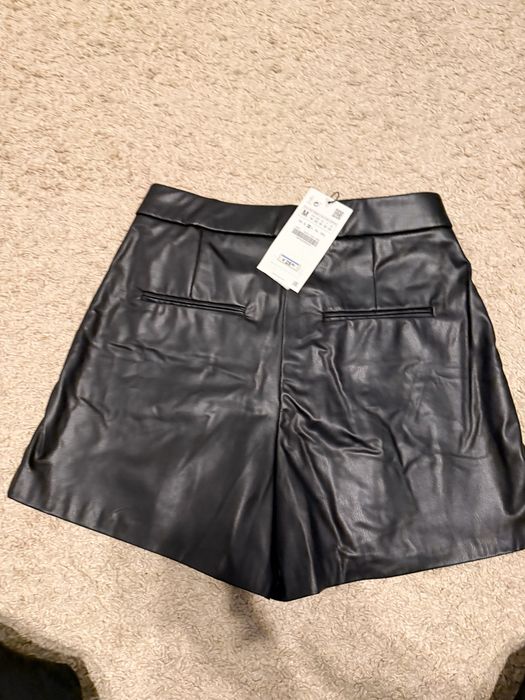 Нові шкіряні шорти zara