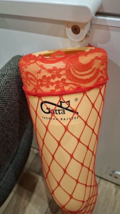 Pończochy damskie kabaretki.