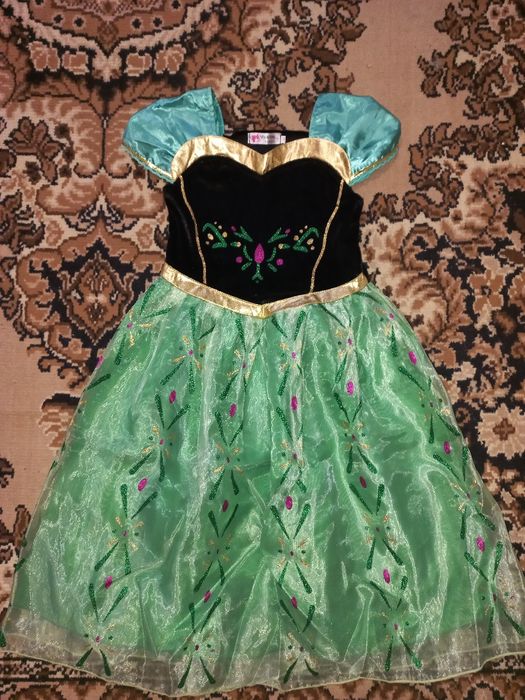 Продам платье карнавальное