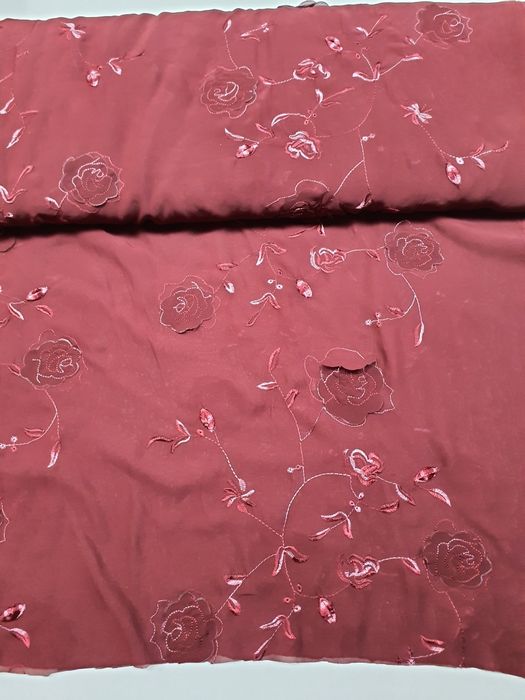 Żorżetka haft bordo szer.148 cm.