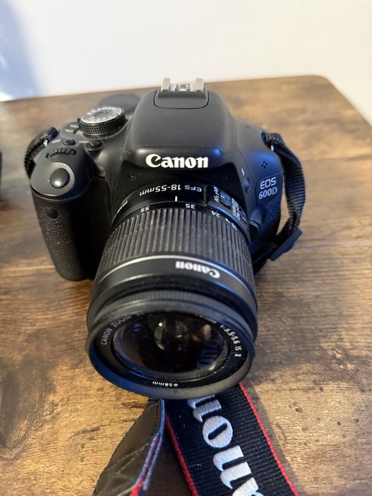 Canon EOS 600D Body + Obiektyw i akcesoria