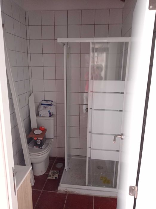Casa T2 em quinta com outras casas