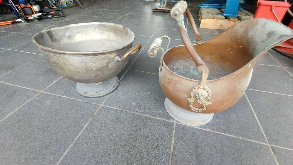 Potes antigos em cobre grandes (velharia/decoração)