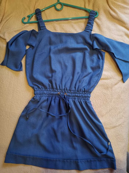 Śliczna sukienka Lalous