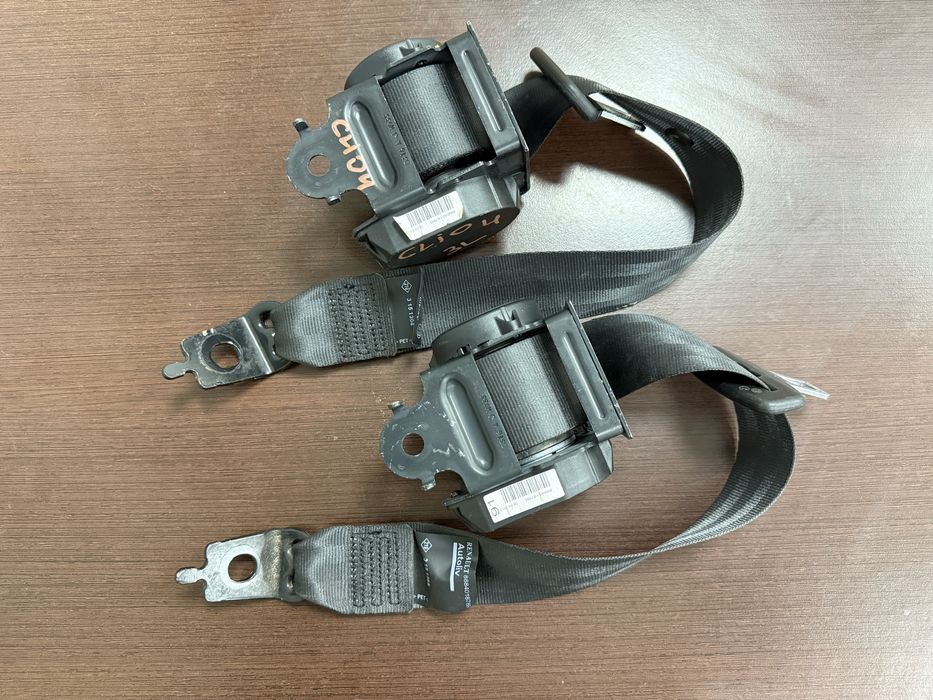 Ремені безпеки на Reno Clio