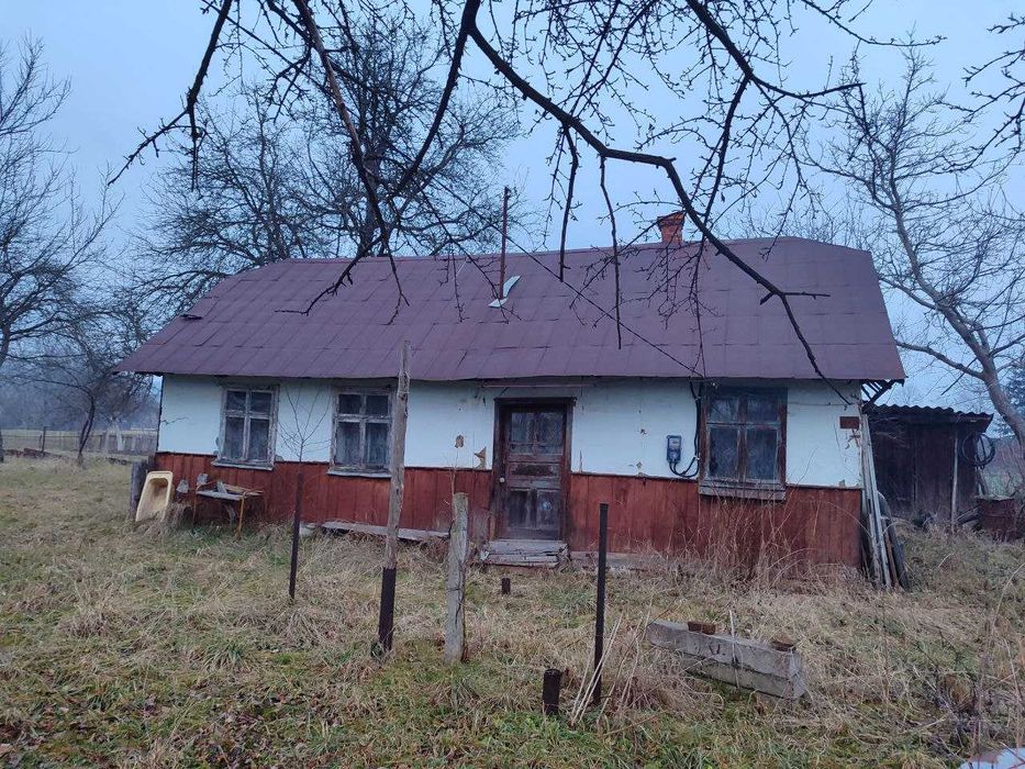 Продаж землі з Будинком в с. Підгіря біля стадіону.